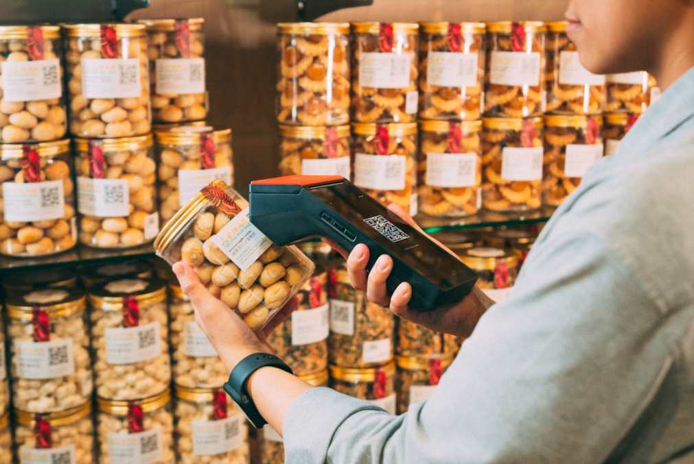 QR Code in Retail and eCommerce Shop